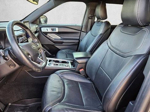 Used 2020 Ford Explorer ST w/ Premium Technology Package image 18