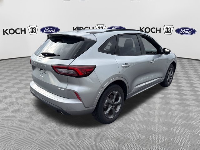 Used 2024 Ford Escape ST-Line w/ Tech Pack #1 AWD/4WD image 8
