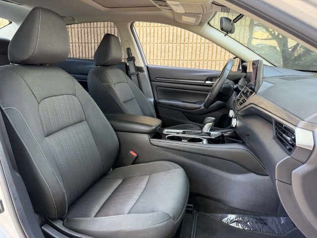 Used 2024 Nissan Altima 2.5 SV w/ SV Premium Package AWD/4WD image 13