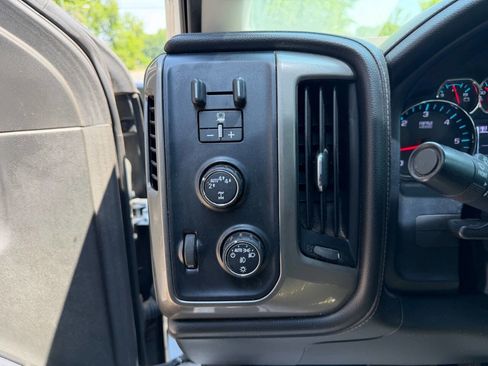 Used 2017 Chevrolet Silverado 1500 High Country AWD/4WD image 10