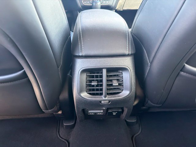 Used 2019 Jeep Cherokee Latitude Plus w/ Comfort/Convenience Group FWD image 17