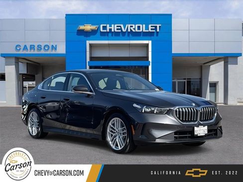 Used 2025 BMW 530i xDrive w/ Premium Package image 1