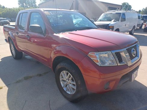 Used 2016 Nissan Frontier SV image 3