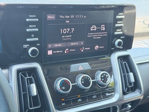 Used 2023 Kia Sorento LX FWD image 27