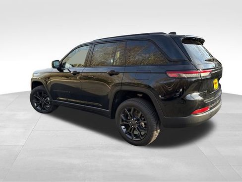 New 2025 Jeep Grand Cherokee Limited AWD/4WD image 5
