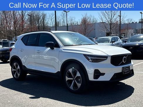 Used 2026 Volvo XC40 B5 Plus w/ Protection Package Premier AWD/4WD image 2