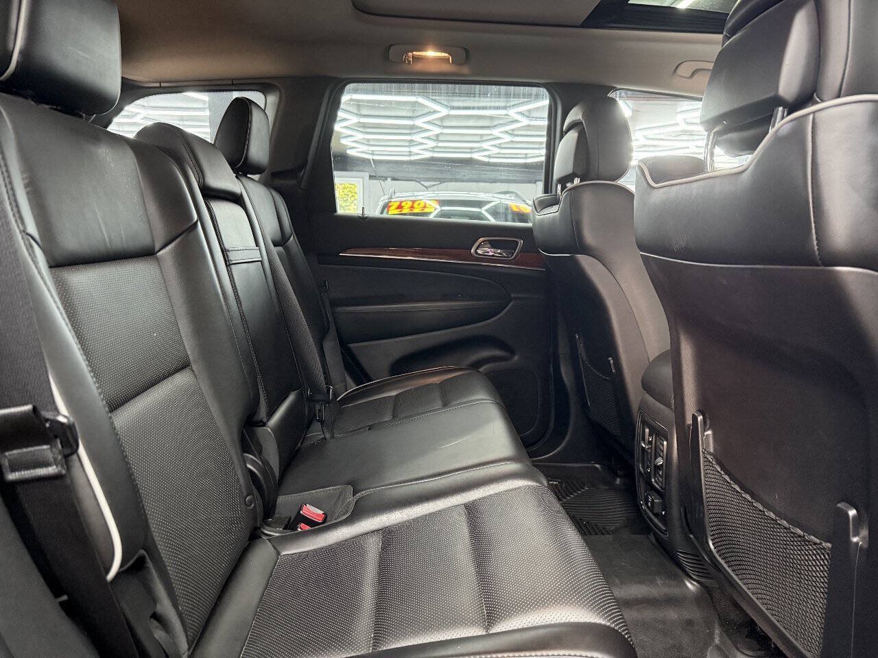 Used 2011 Jeep Grand Cherokee Overland AWD/4WD image 18