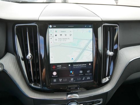 Certified 2025 Volvo XC60 B5 Plus image 19