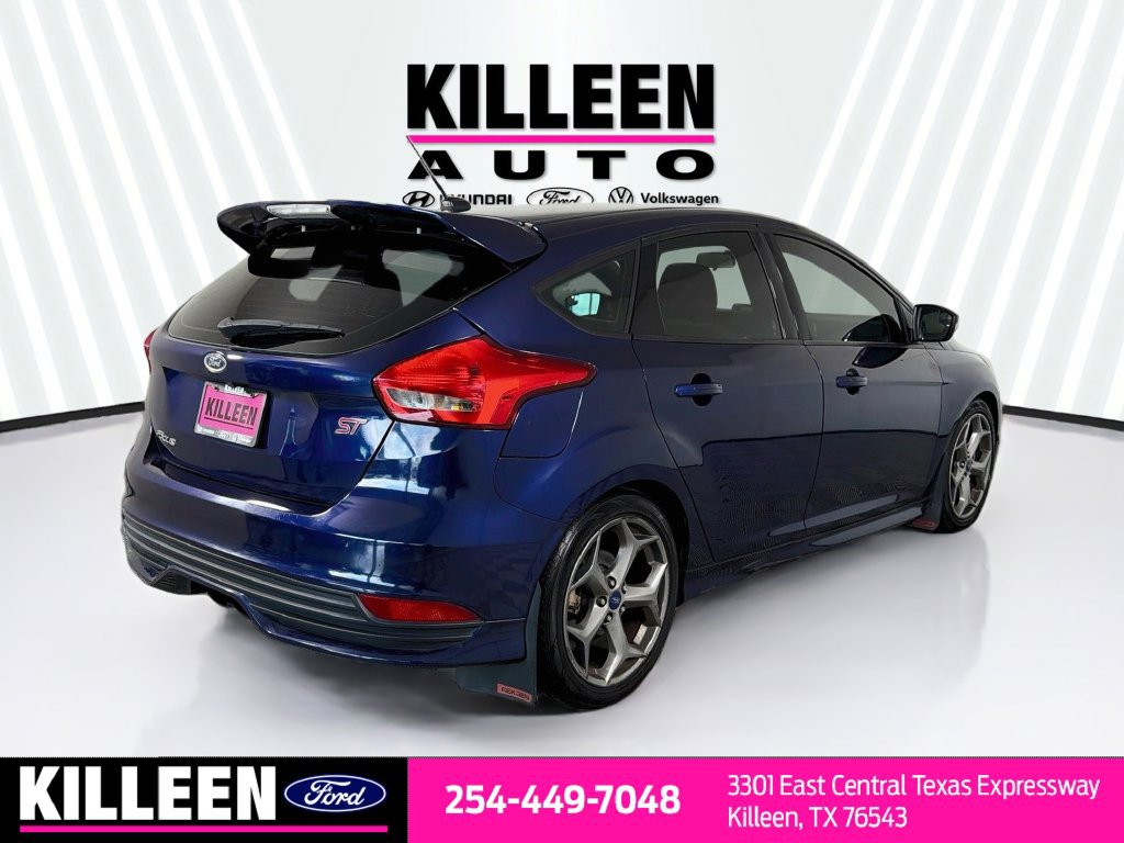 Used 2017 Ford Focus ST FWD image 9