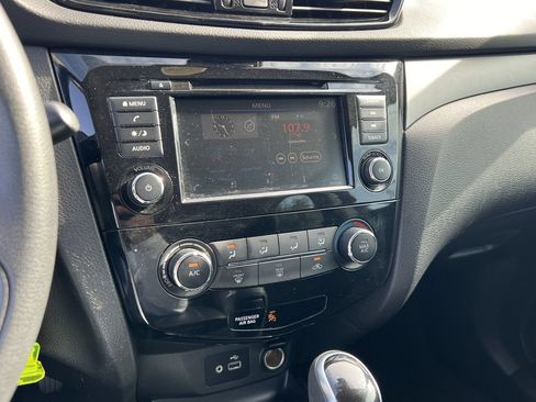 Used 2021 Nissan Rogue Sport S FWD image 9
