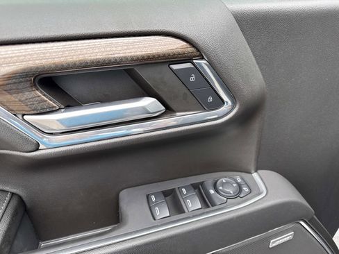 Used 2024 Chevrolet Silverado 1500 LT Trail Boss w/ LT Trail Boss Premium Package image 18