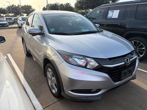 Used 2016 Honda HR-V EX image 3