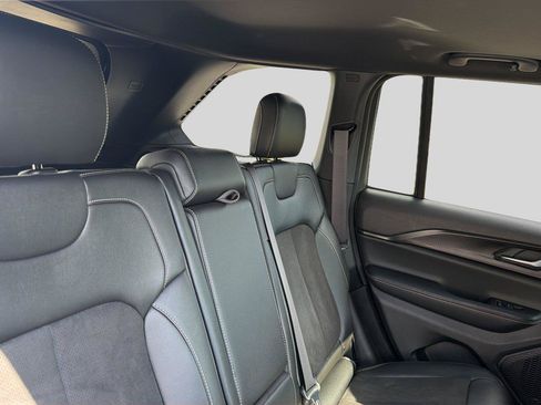 Used 2023 Jeep Grand Cherokee Altitude AWD/4WD image 20