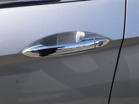 Used 2017 Honda Accord Sport image 18