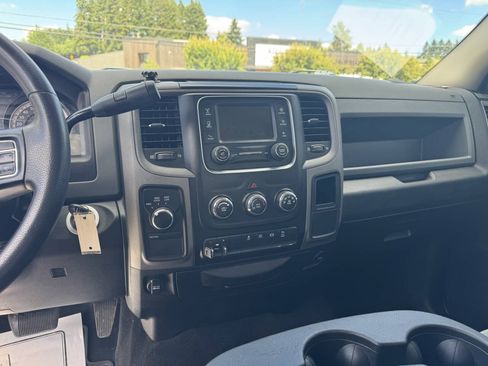 Used 2018 RAM 3500 Tradesman w/ Chrome Appearance Group AWD/4WD image 8