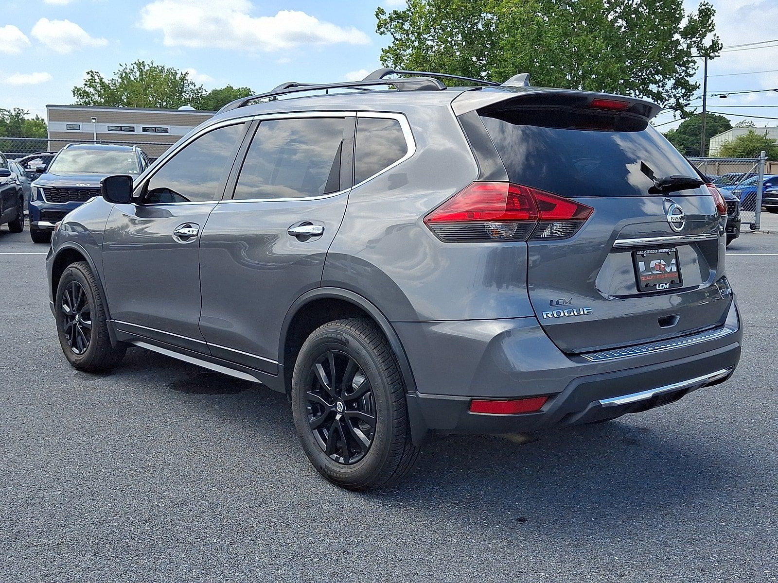 Used 2017 Nissan Rogue SV w/ Midnight Edition AWD/4WD image 7