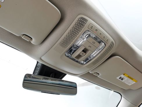 Used 2023 Mercedes-Benz GLB 250 w/ Premium Package image 38