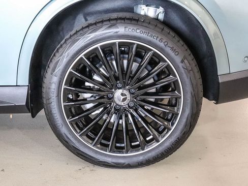 Used 2025 Mercedes-Benz GLC 300 4MATIC image 10