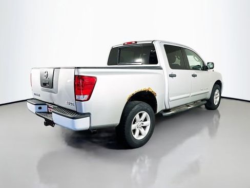 Used 2010 Nissan Titan SE w/ SE Value Truck Pkg image 6