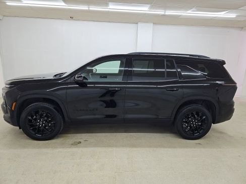 Used 2024 Chevrolet Traverse LT w/ Midnight/Sport Edition FWD image 18