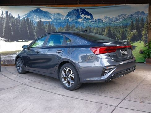 Used 2019 Kia Forte LXS image 4