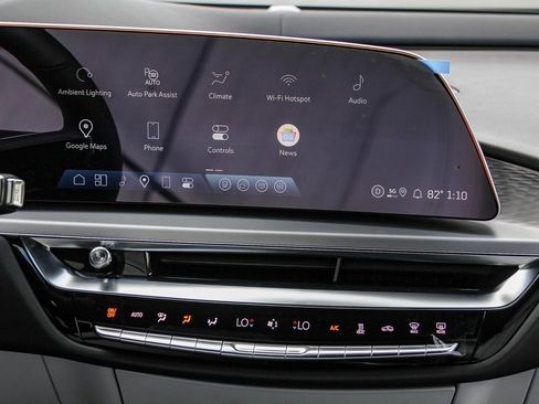 Used 2026 Cadillac Lyriq Signature Sport image 15