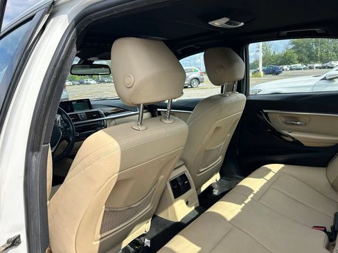 Used 2017 BMW 330i xDrive Sedan AWD/4WD image 18