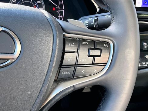 Used 2023 Lexus ES 350 w/ Accessory Package (Z2) image 21