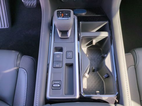 New 2026 Nissan Pathfinder SL FWD image 19