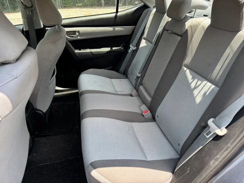 Used 2017 Toyota Corolla LE FWD image 13
