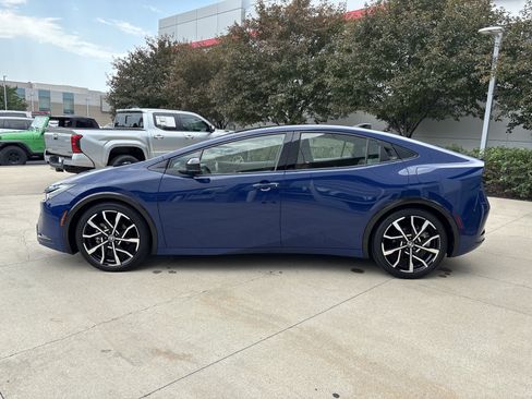 Used 2024 Toyota Prius Prime FWD image 9