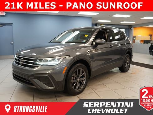 Used 2022 Volkswagen Tiguan SE image 1
