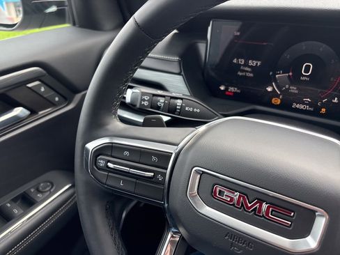 Used 2024 GMC Acadia Elevation w/ Luxury Package FWD image 36