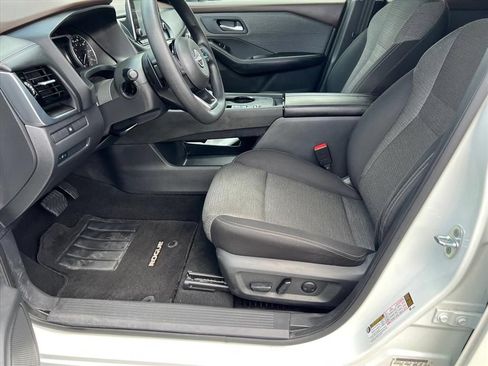 Used 2023 Nissan Rogue SV FWD image 11