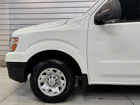 Used 2021 Nissan NV 2500 SV image 4