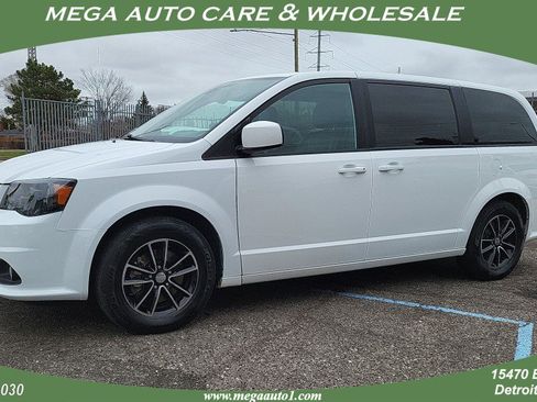 Used 2019 Dodge Grand Caravan GT image 1
