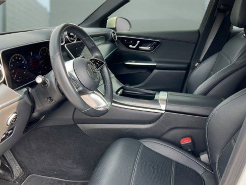 Used 2024 Mercedes-Benz GLC 300 image 19
