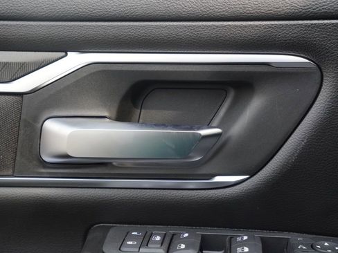 New 2026 RAM 1500 4x4 Crew Cab image 11