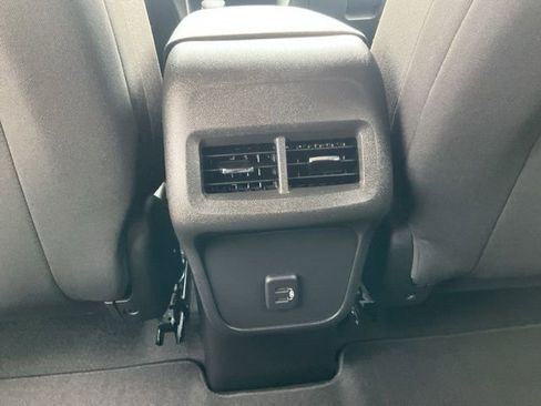 Used 2023 Chevrolet Equinox LT image 26