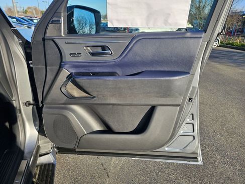 New 2026 INFINITI QX80 4WD image 10