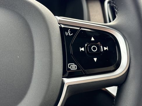 New 2026 Volvo XC90 B6 Plus w/ Protection Package Premier image 25