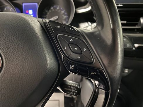 Used 2018 Toyota C-HR XLE image 15