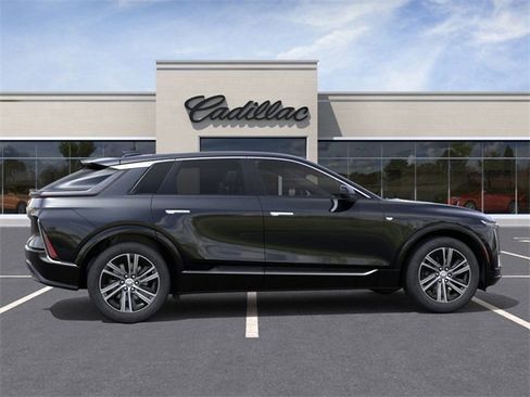 New 2025 Cadillac Lyriq Luxury image 5