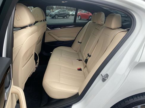 Used 2023 BMW 530i w/ Convenience Package RWD image 12
