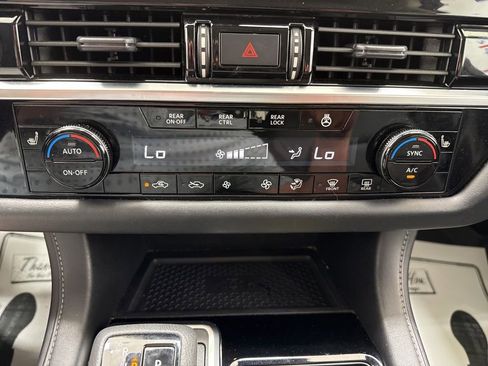 Used 2023 Nissan Pathfinder SL image 34