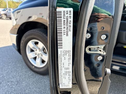 Used 2024 RAM 1500 Classic SLT image 30