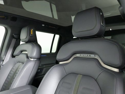 Used 2023 Rivian R1S Adventure image 30