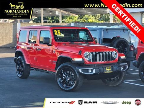 Used 2025 Jeep Wrangler Unlimited Sahara w/ Safety Group AWD/4WD image 1