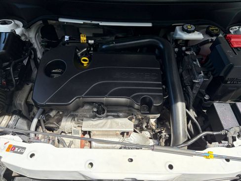 Used 2025 Chevrolet Equinox LT FWD image 32