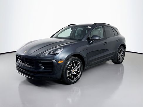 Used 2024 Porsche Macan image 4